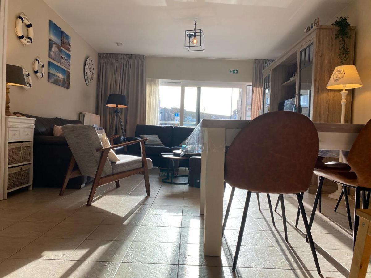 Apartamento Des Ambassadeurs Blankenberge Exterior foto